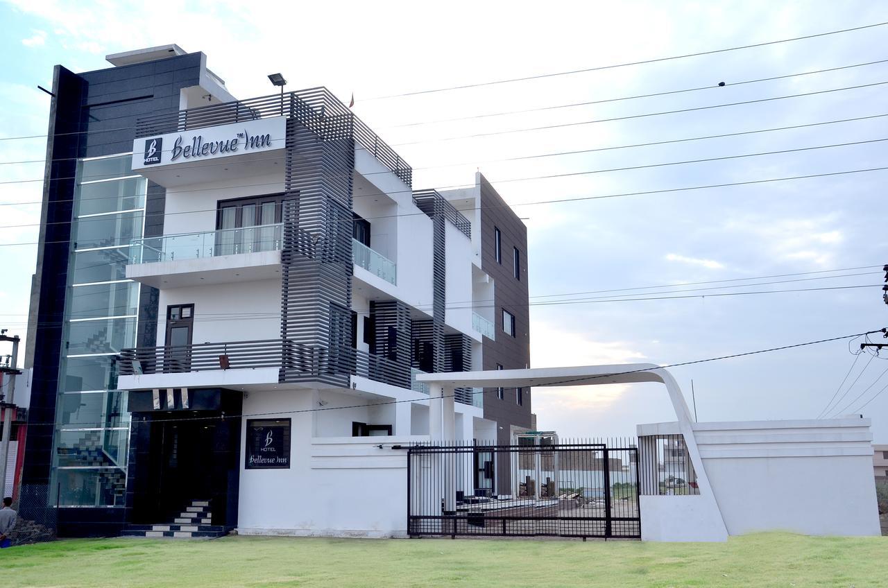 Hotel Bellevue Inn Gangānagar Exteriör bild